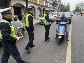 【美丽乡村行】武汉黄陂交警深入乡村，心贴心守护村民平安出行  