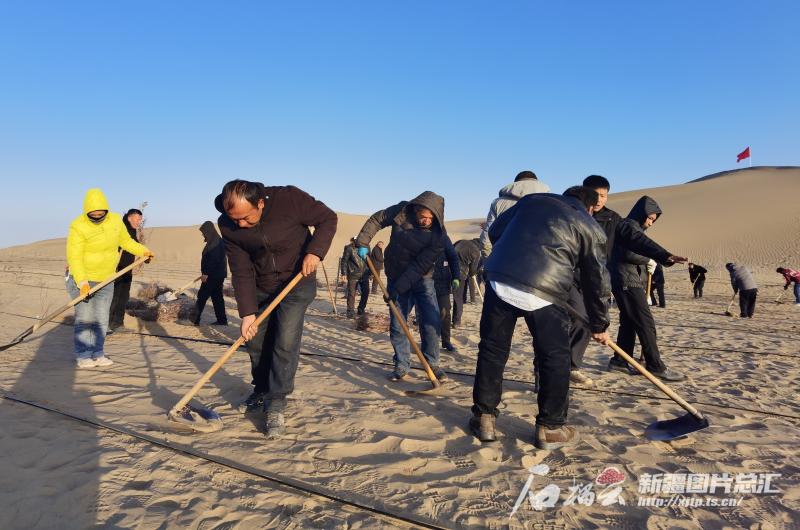 铸牢中华民族共同体意识的生动诠释——塔克拉玛干沙漠锁边合龙启示（四）  -图2